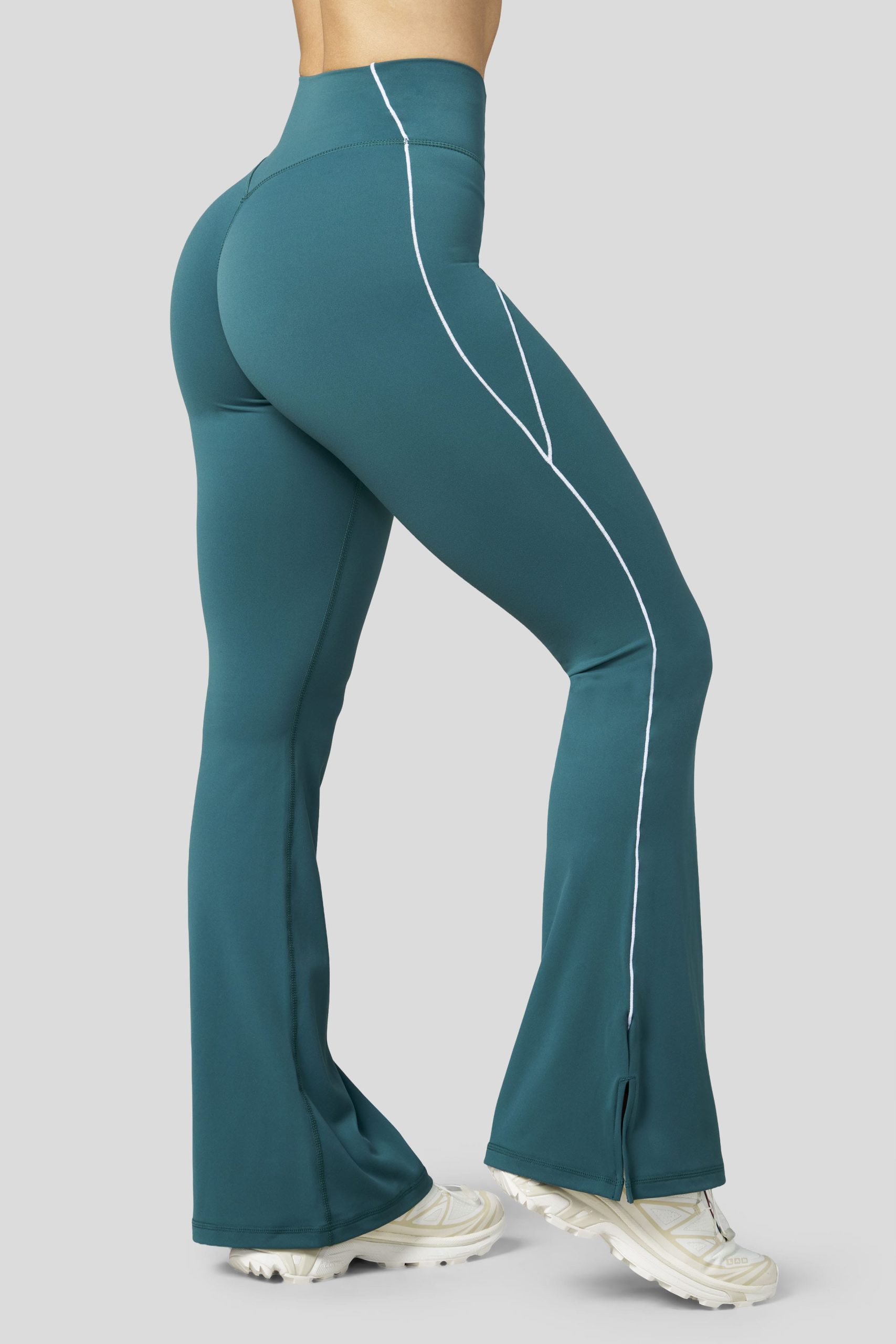 W2085 - Elevate Flare legging (Short) - Image 8