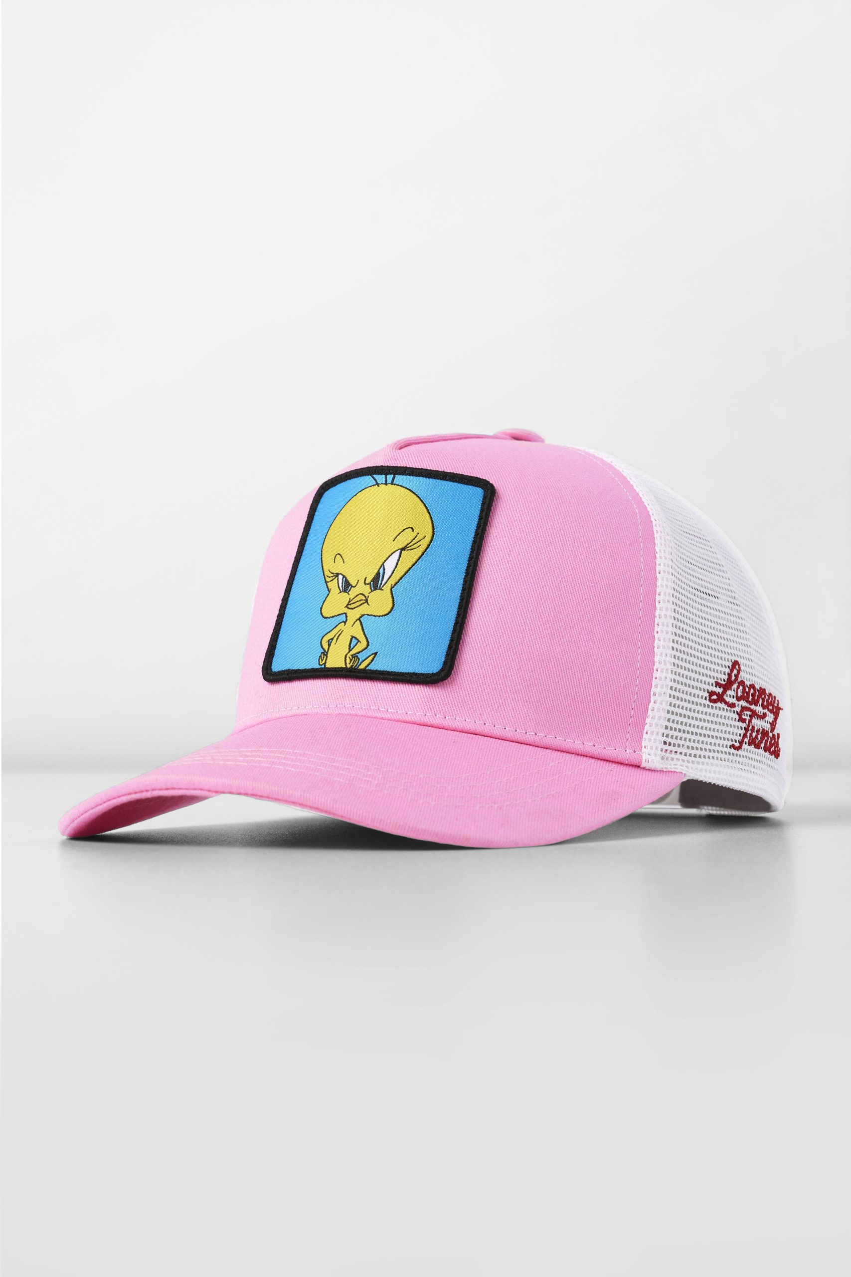 9135 - Looney Tunes Patch Trucker Hats - Image 13