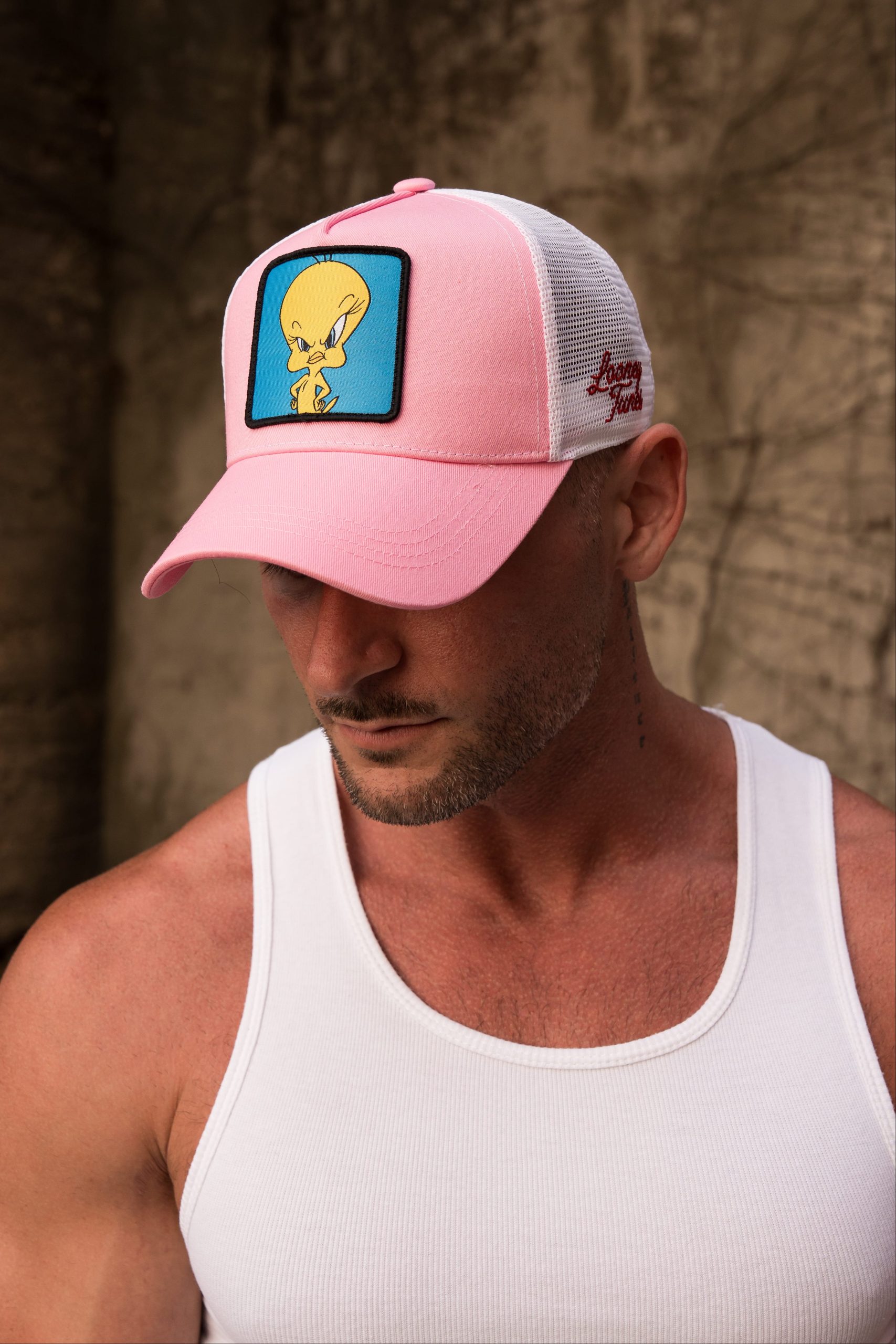 9135 - Looney Tunes Patch Trucker Hats - Image 4